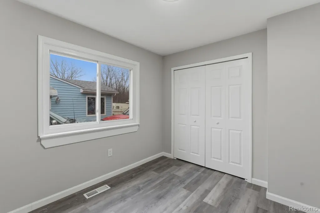 15527 Meadow Street Romulus City MI 48174