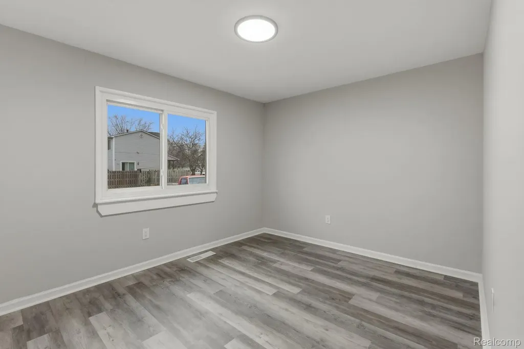 15527 Meadow Street Romulus City MI 48174