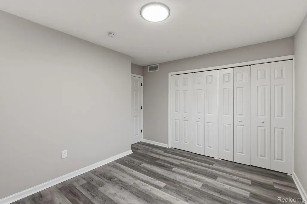 15527 Meadow Street Romulus City MI 48174