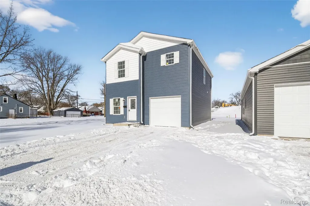 7575 Packard Avenue Warren City MI 48091