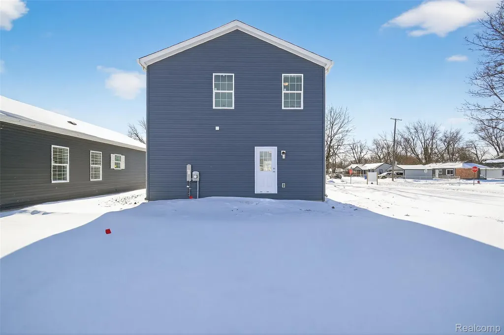 7575 Packard Avenue Warren City MI 48091