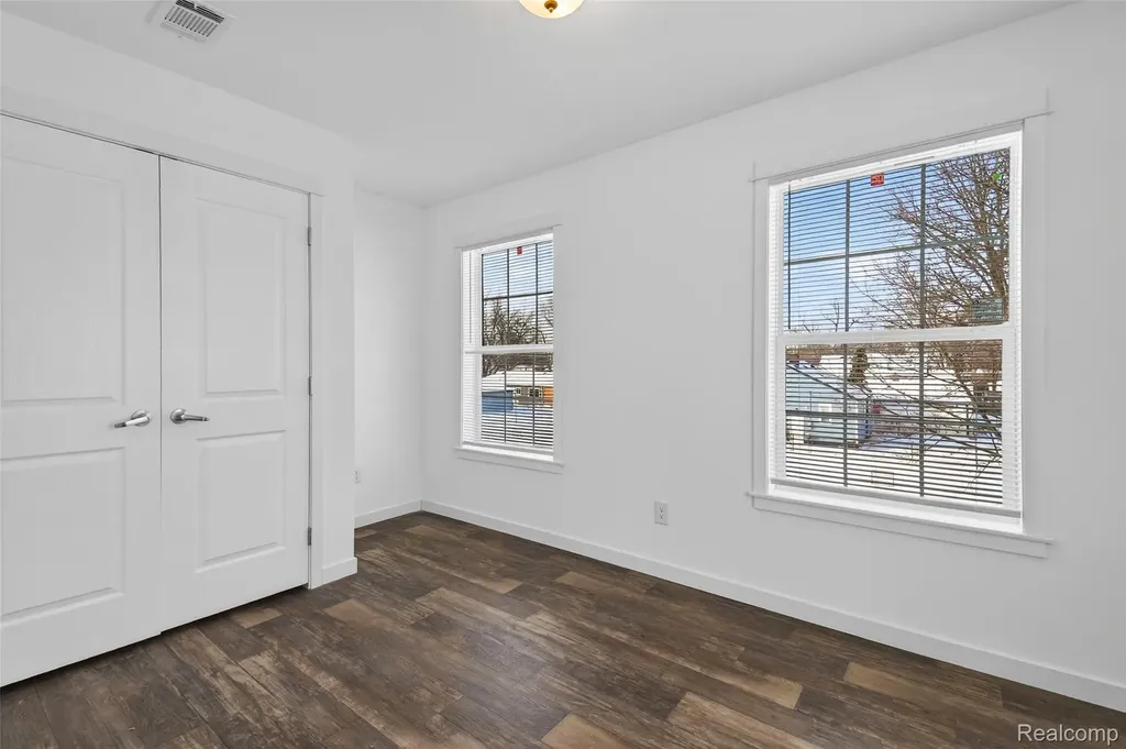 7575 Packard Avenue Warren City MI 48091