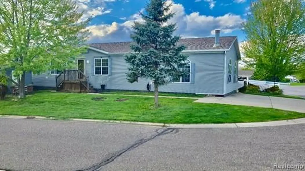 Green Oak Township MI, 11105 Wood Run Circle