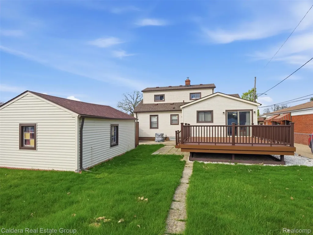 22200 Avon Street St. Clair Shores City MI 48082