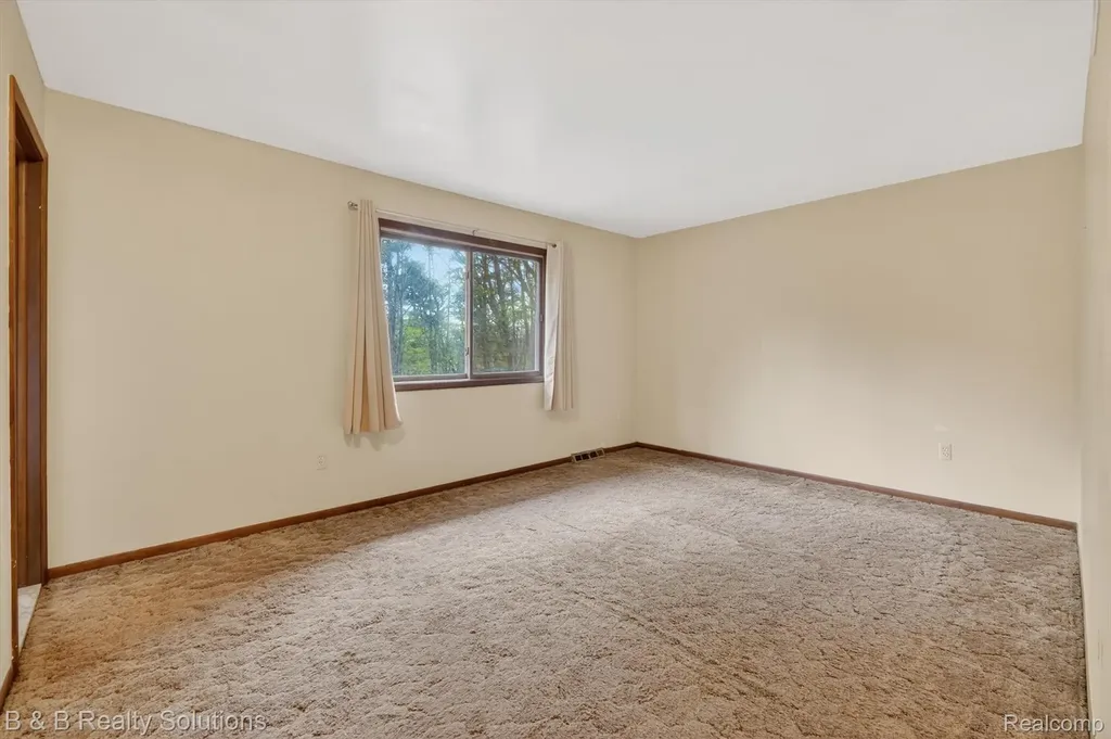 2467 N Lake George Road Attica Township MI 48455