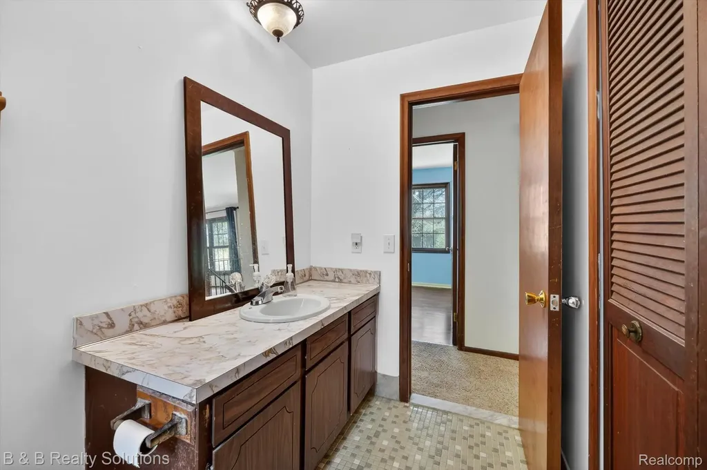 2467 N Lake George Road Attica Township MI 48455