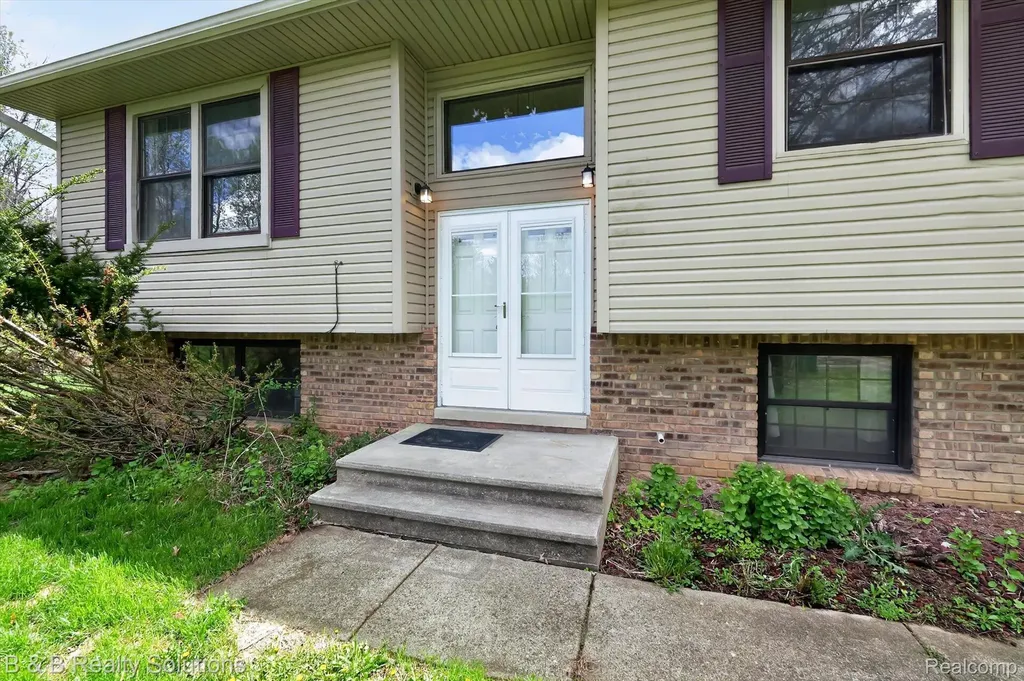2467 N Lake George Road Attica Township MI 48455
