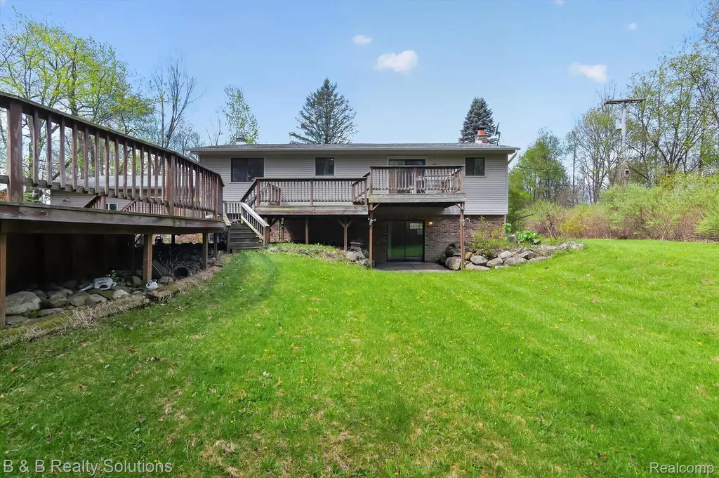 2467 N Lake George Road Attica Township MI 48455