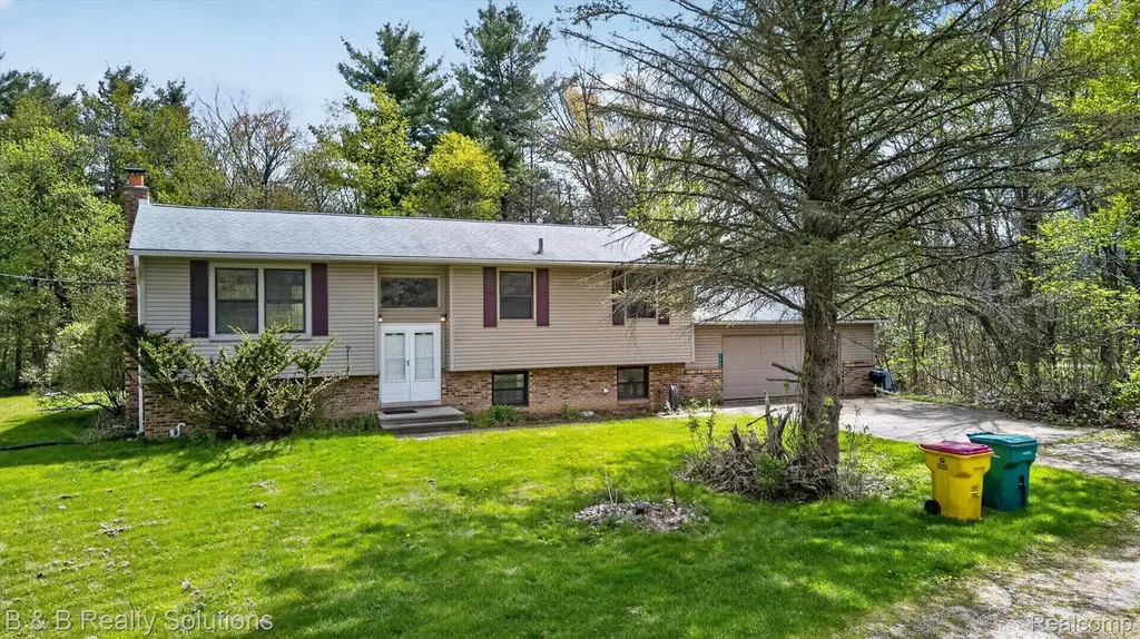 2467 N Lake George Road Attica Township MI 48455