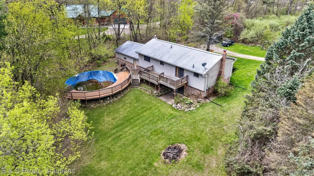 2467 N Lake George Road Attica Township MI 48455
