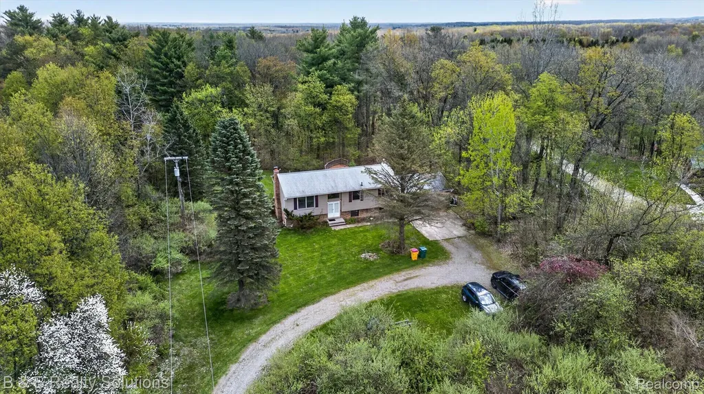 2467 N Lake George Road Attica Township MI 48455