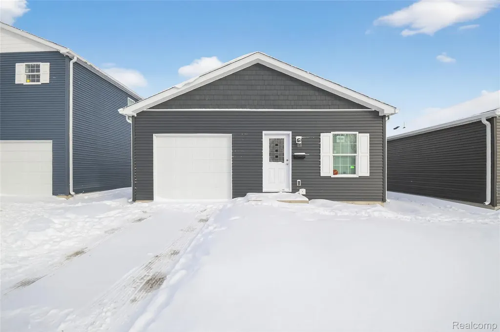 7535 Packard Avenue Warren City MI 48091
