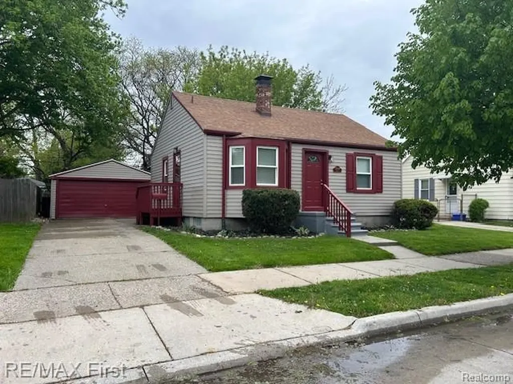 22334 Maxine Street St. Clair Shores City MI 48080