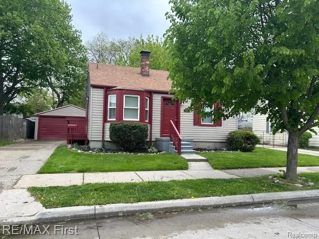 22334 Maxine Street St. Clair Shores City MI 48080