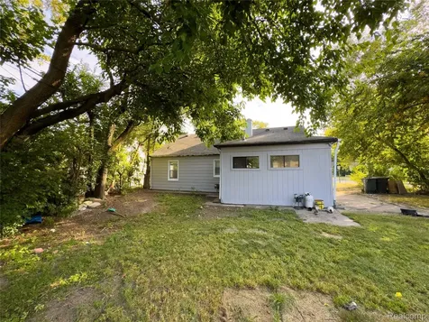 10760 Troy Street Oak Park City MI 48237