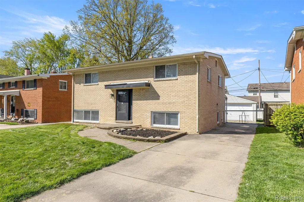 30022 White Street Gibraltar City MI 48173