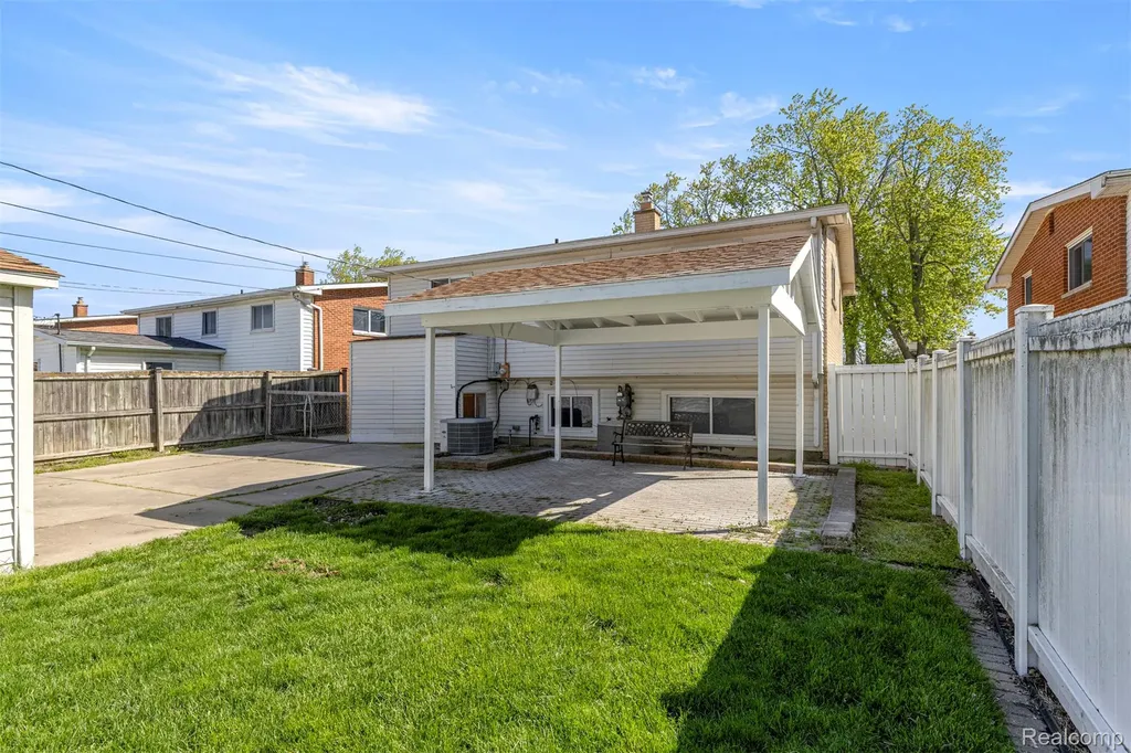 30022 White Street Gibraltar City MI 48173