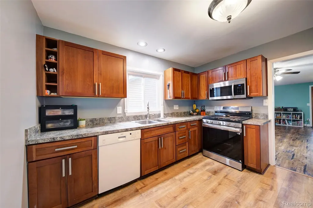 212 Hillcroft Drive Walled Lake City MI 48390