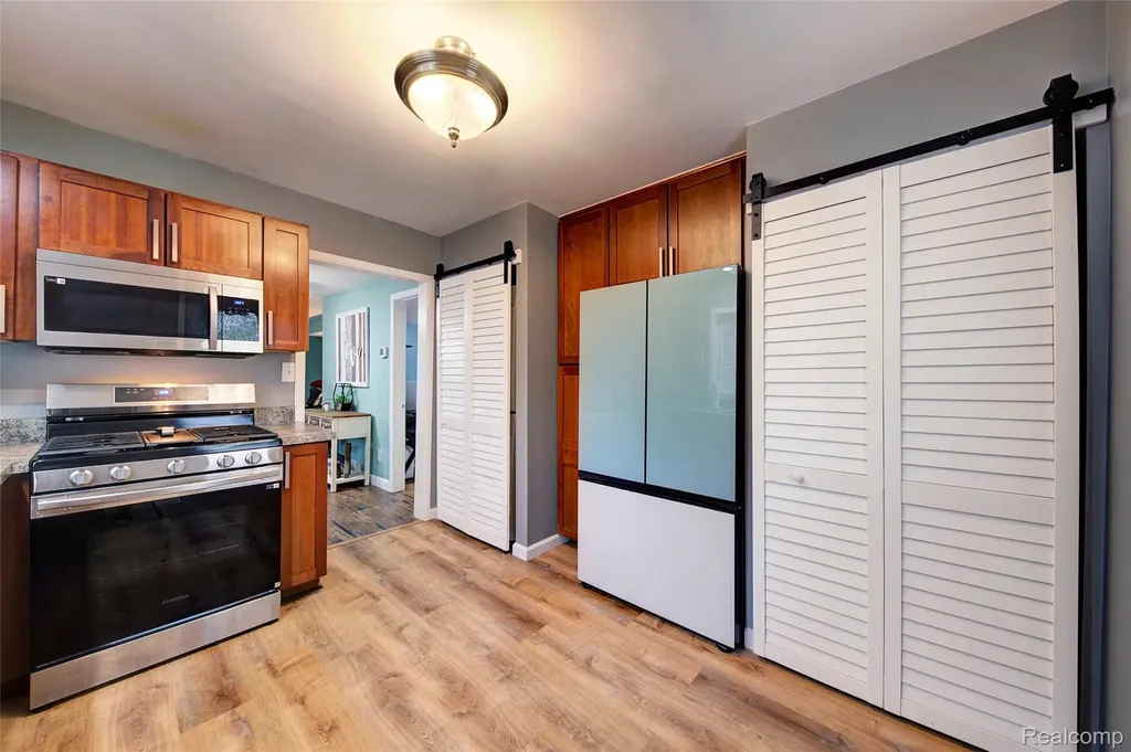 212 Hillcroft Drive Walled Lake City MI 48390