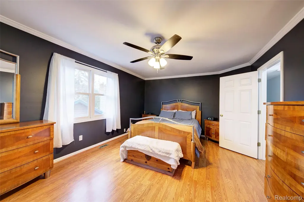 212 Hillcroft Drive Walled Lake City MI 48390