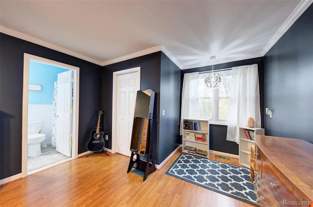 212 Hillcroft Drive Walled Lake City MI 48390
