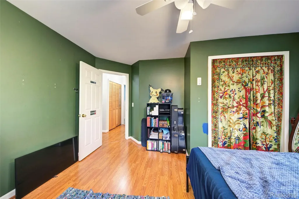 212 Hillcroft Drive Walled Lake City MI 48390