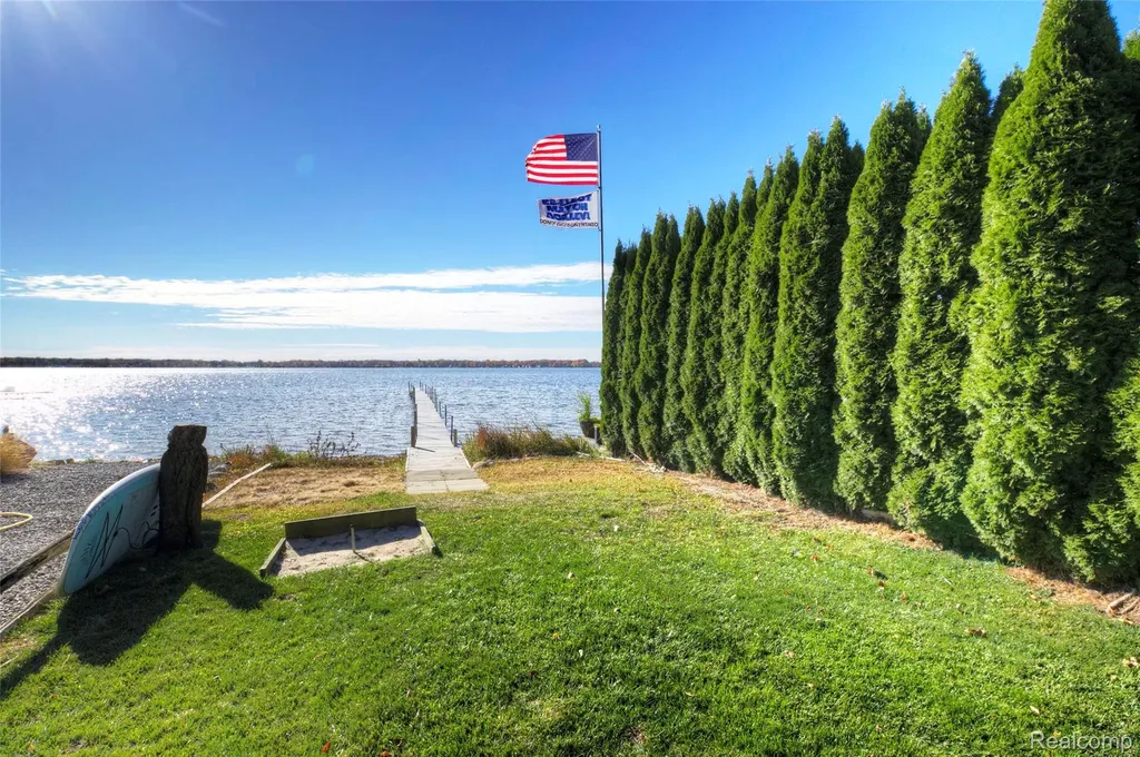 212 Hillcroft Drive Walled Lake City MI 48390