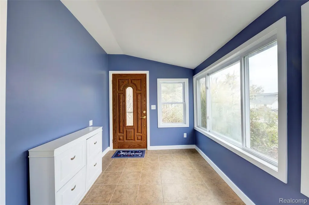 212 Hillcroft Drive Walled Lake City MI 48390