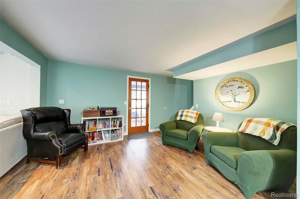 212 Hillcroft Drive Walled Lake City MI 48390