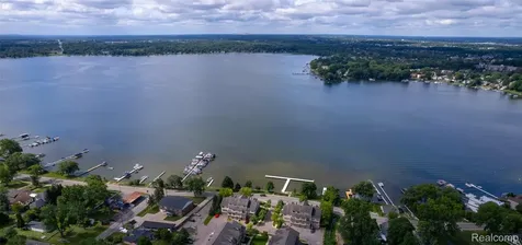 212 Hillcroft Drive Walled Lake City MI 48390