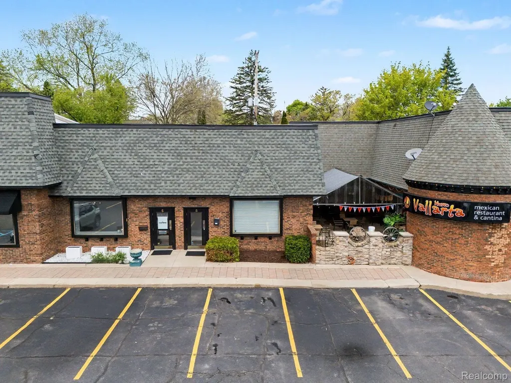 11225 S Saginaw Street Grand Blanc City MI 48439
