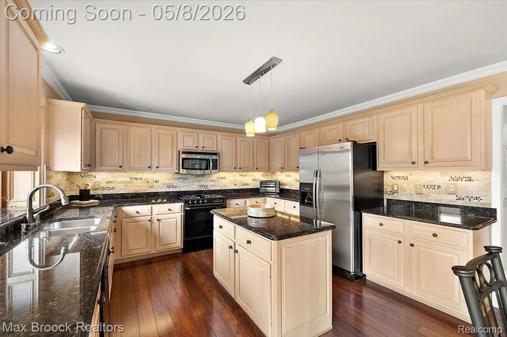 46597 Covington Drive Macomb Township MI 48044