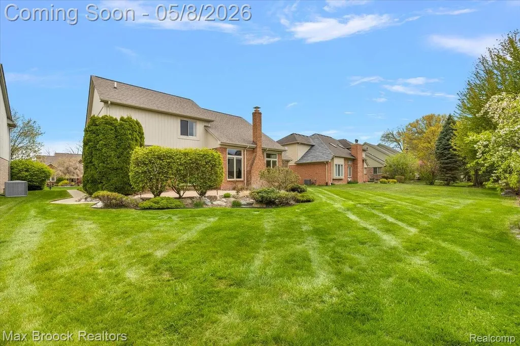 46597 Covington Drive Macomb Township MI 48044
