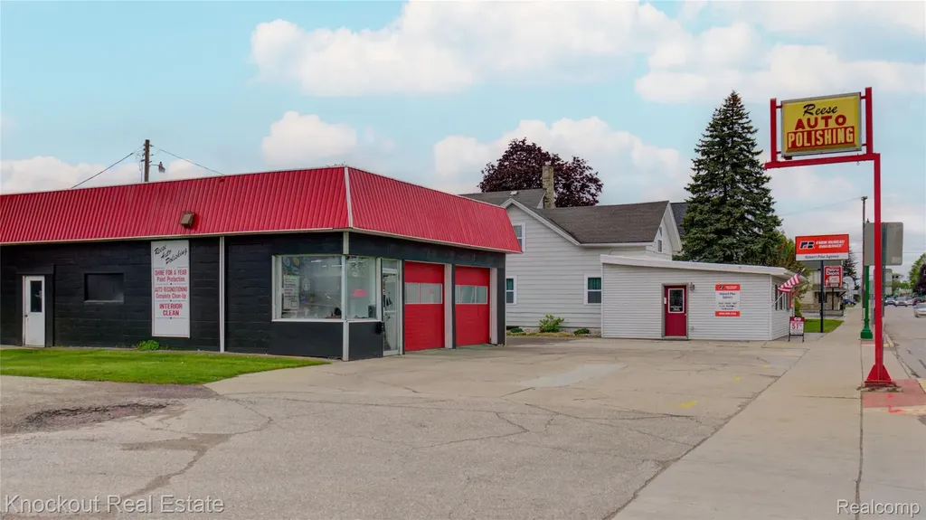 9739 Saginaw Street Reese Village MI 48757