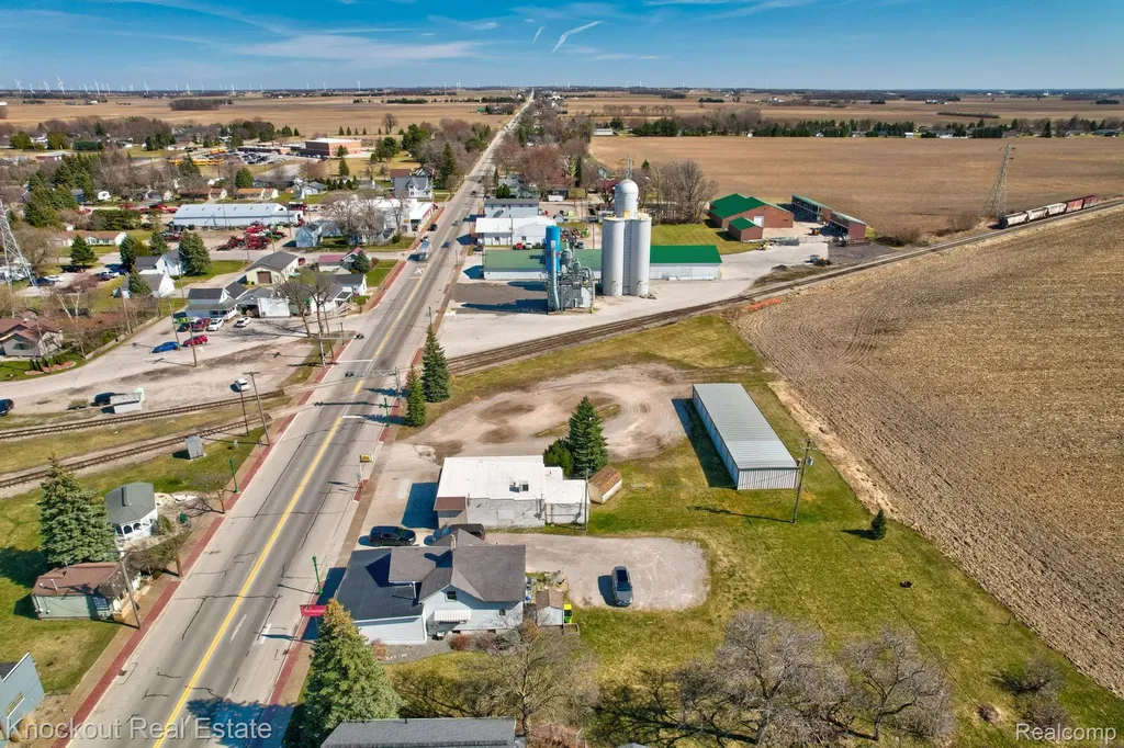 9739 Saginaw Street Reese Village MI 48757