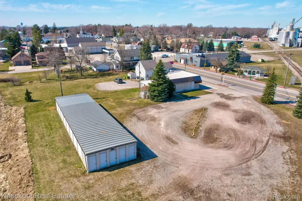 9739 Saginaw Street Reese Village MI 48757