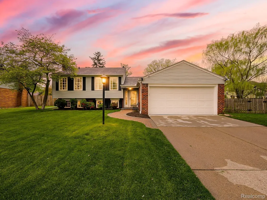 41528 Greenwood Court Canton Charter Township MI 48187