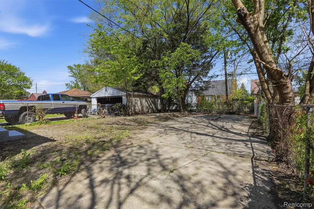 9236 Manistique Street Detroit City MI 48224