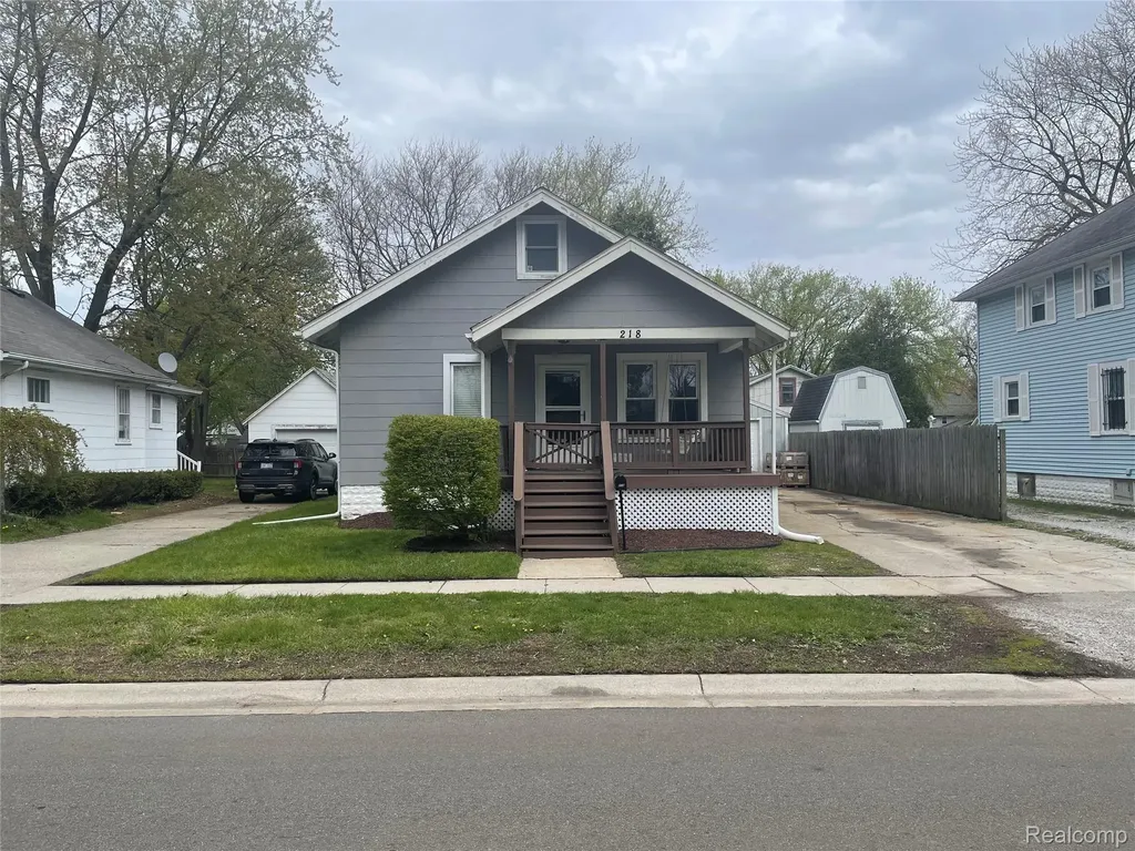 218 16th Street Port Huron City MI 48060
