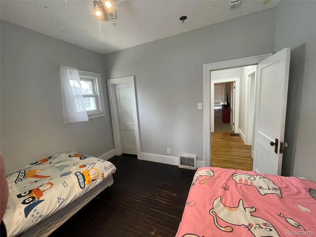 218 16th Street Port Huron City MI 48060