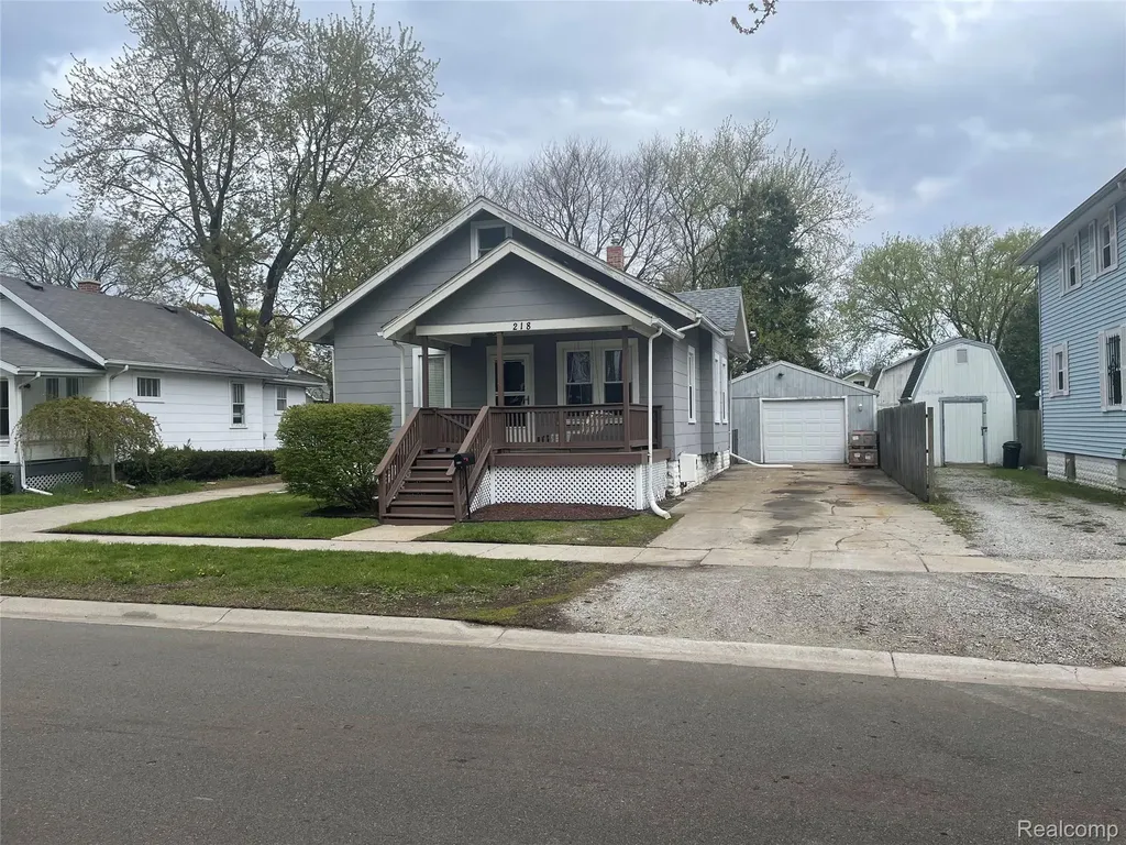 218 16th Street Port Huron City MI 48060