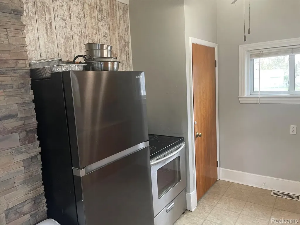 218 16th Street Port Huron City MI 48060