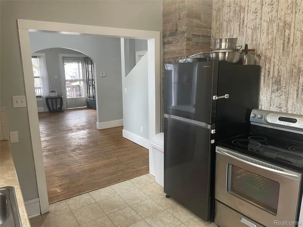 218 16th Street Port Huron City MI 48060