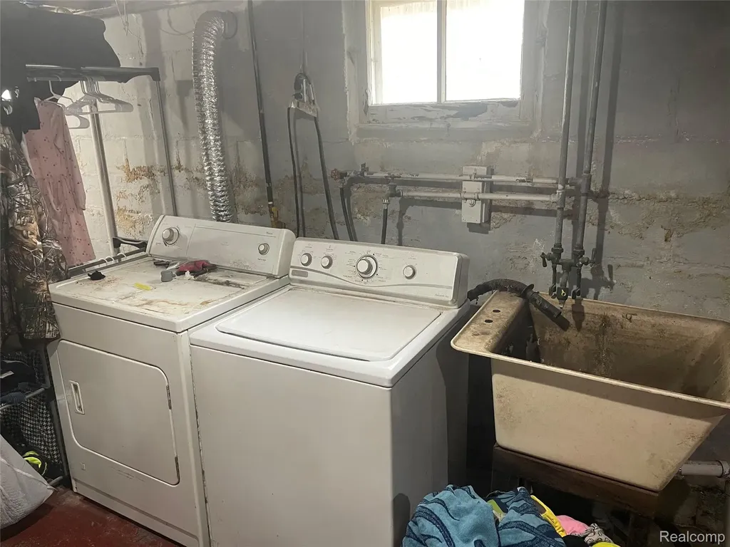 218 16th Street Port Huron City MI 48060