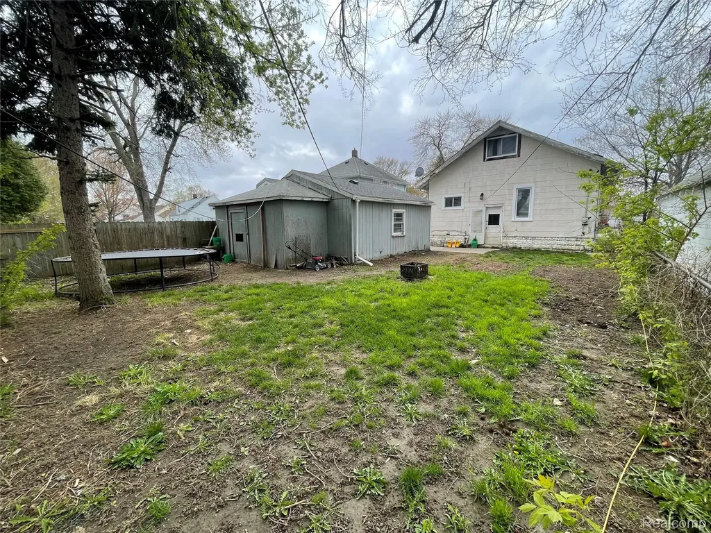 218 16th Street Port Huron City MI 48060