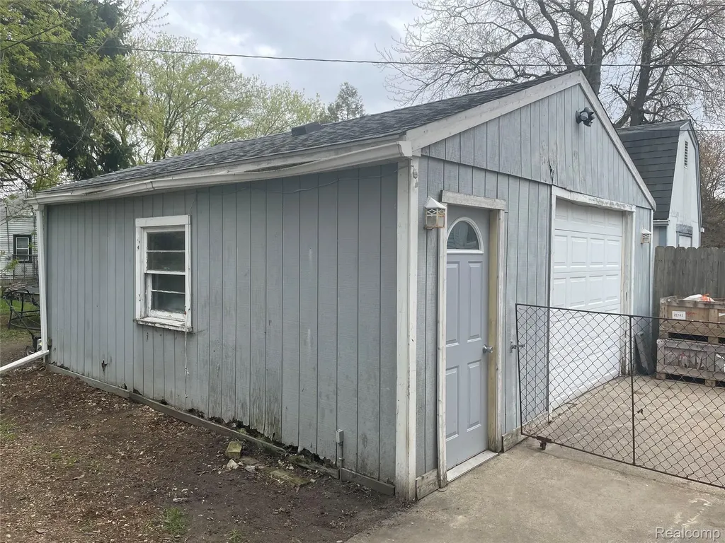 218 16th Street Port Huron City MI 48060