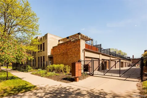 627 W Alexandrine Street Detroit City MI 48201