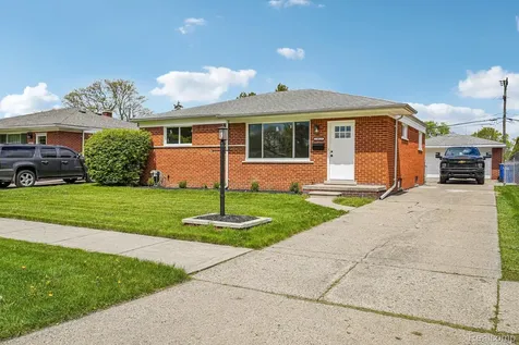 13019 Stanley Drive Warren City MI 48088