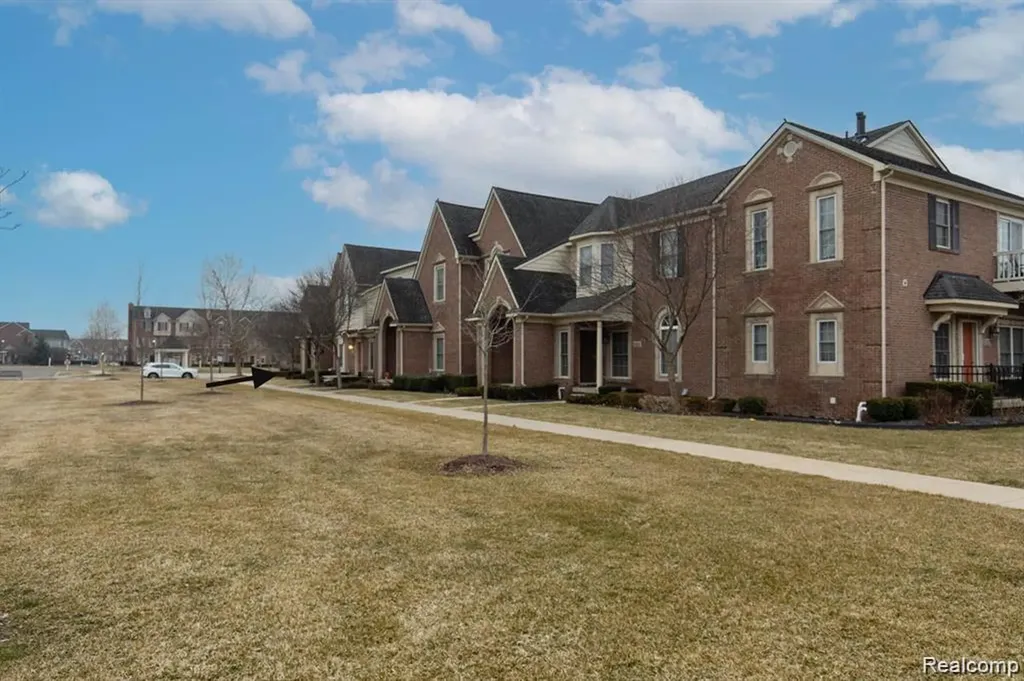 1560 W Lakeview Lane Canton Charter Township MI 48187