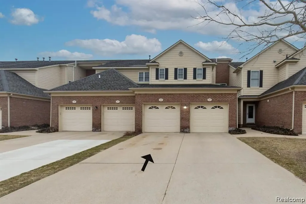 1560 W Lakeview Lane Canton Charter Township MI 48187